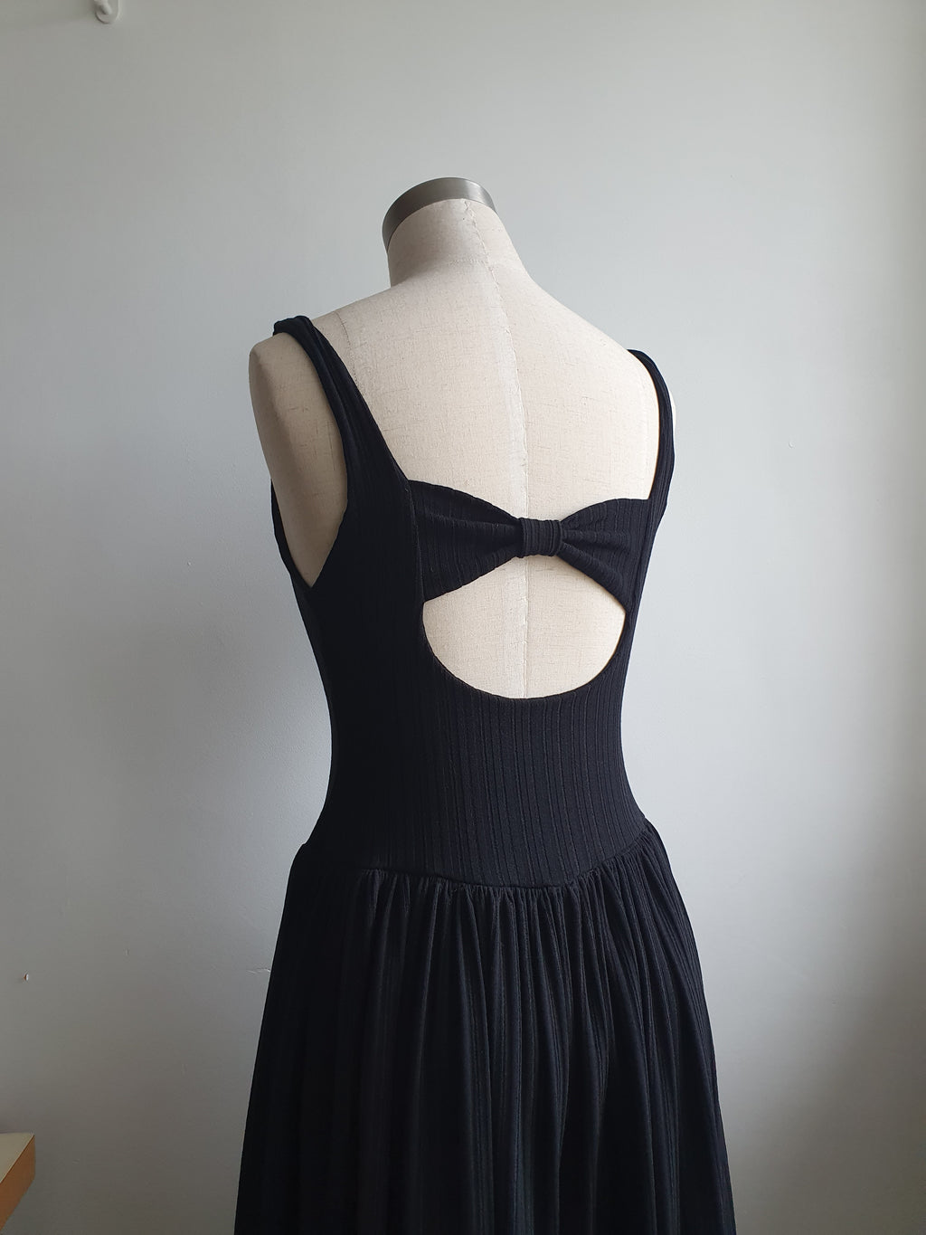 Carrie - Boat neck dress - Black