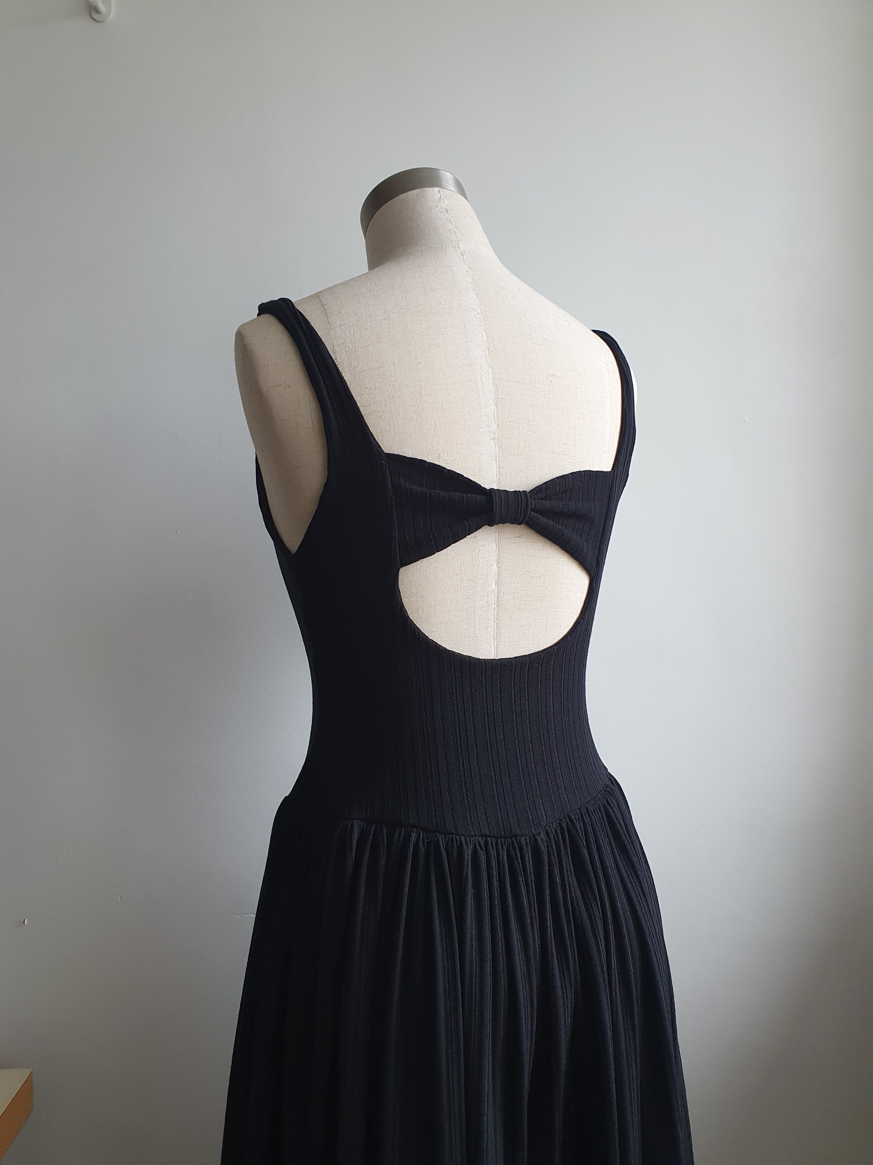 Carrie - Boat neck dress - Black