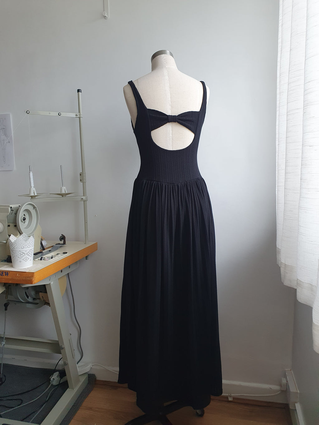 Carrie - Boat neck dress - Black