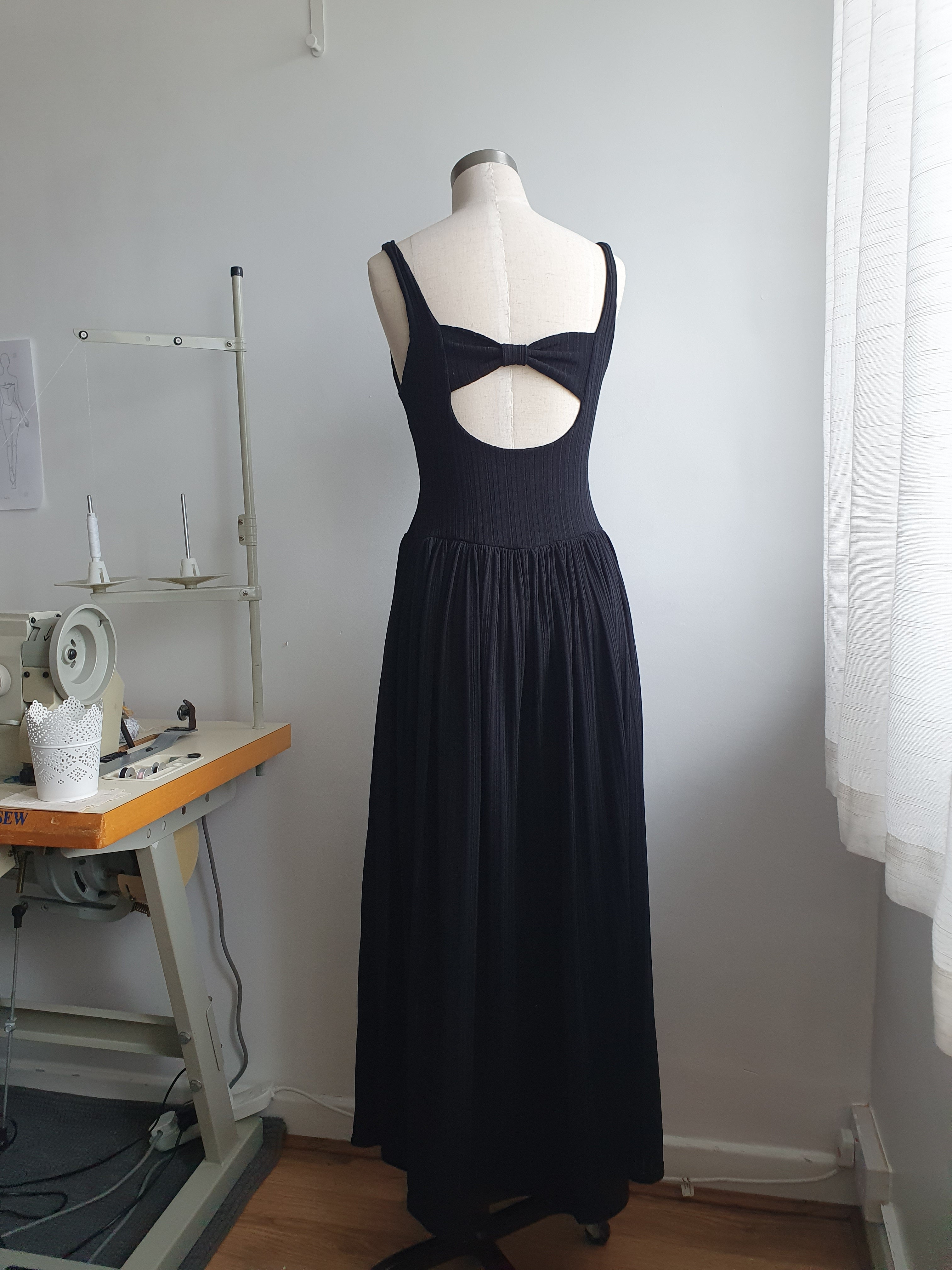 Carrie - Boat neck dress - Black