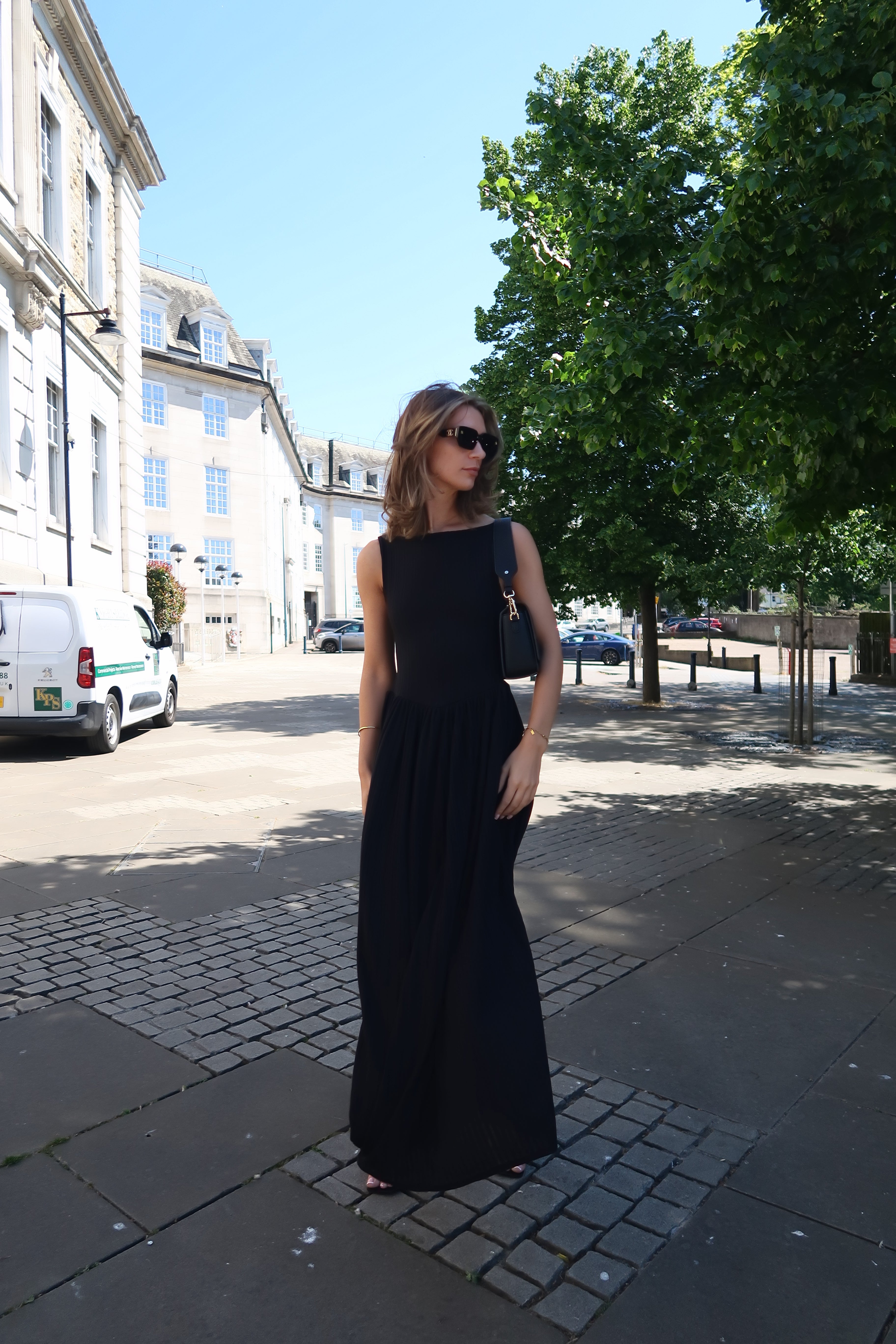 Carrie - Boat neck dress - Black