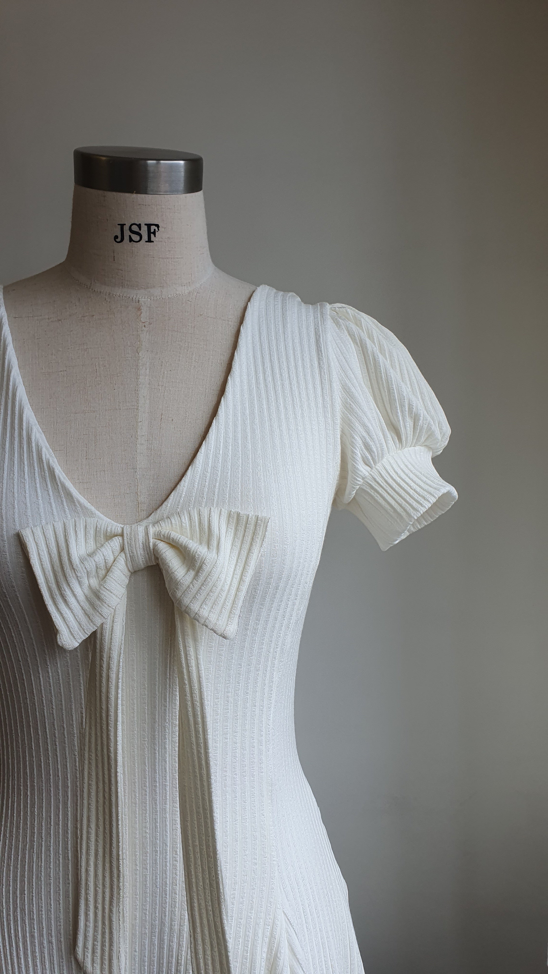 Bella dress in White