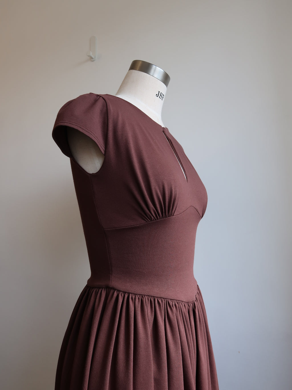 Samantha dress in Brown